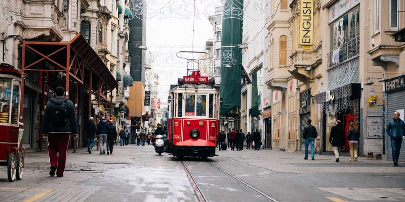 台湾长辈线上聊天行为研究：如何轻松教父母使用通讯软件与免费聊天室